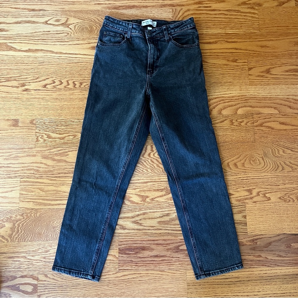Abercrombie Curve Love High-Rise Mom Jeans